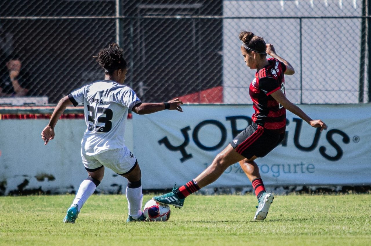 Pela Copa Rio Feminina, Flamengo e Botafogo empatam sem gols na Gávea