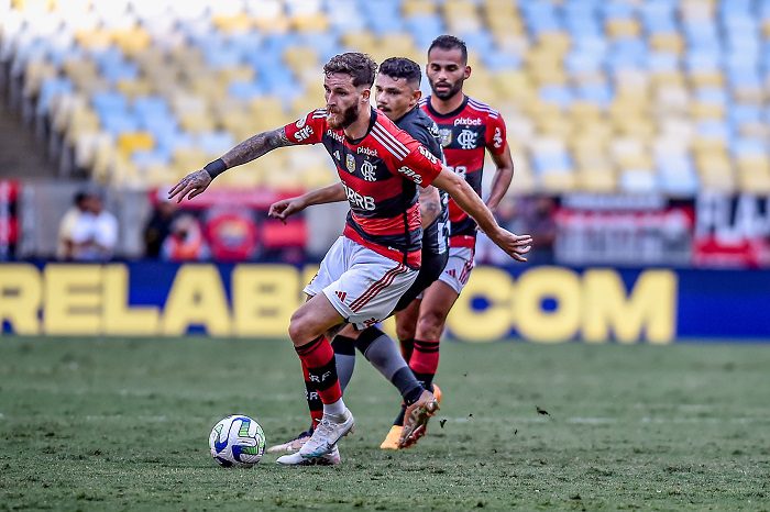 Portal Especializado Em Estatísticas Elege Titular Do Flamengo Como Jogador Do Mês De Abril 