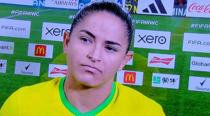 Após derrota, Debinha fala sobre a atuação no segundo tempo: 'Temos que jogar assim desde o início do jogo'