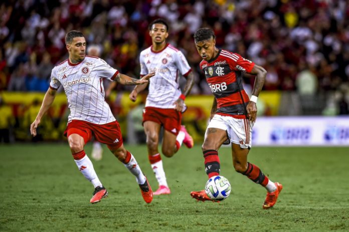 Vergonha! Mesmo com semana livre, Flamengo tem péssima atuação e fica no empate com o Internacional