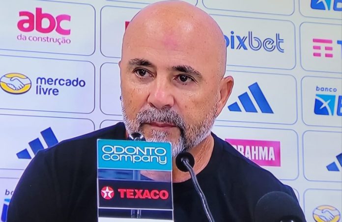 ‘Primeiro tempo o time tinha que ter ganhado por maior diferença’, dispara Sampaoli