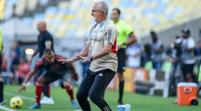 Mesmo com vitória, Dorival prega cautela: 'Decisão não está definida, conheço o adversário do lado de lá'