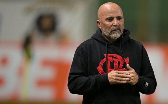 Sampaoli assina rescisão e Flamengo paga quase R$ 10 milhões para se desfazer do treinador