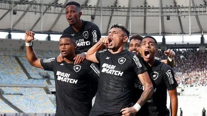 Botafogo vence e abre 11 pontos de vantagem em relação ao Flamengo no Brasileirão