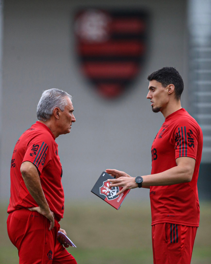 Tite Está Encantado Com A Estrutura Do Ninho Do Urubu Diário Do Fla