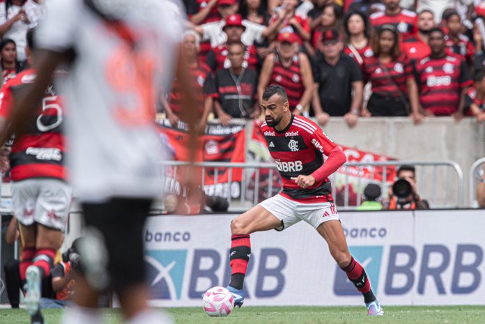 Destaque contra o Vasco, Fabrício Bruno comemora bom momento: 'Talvez vivendo meu auge'