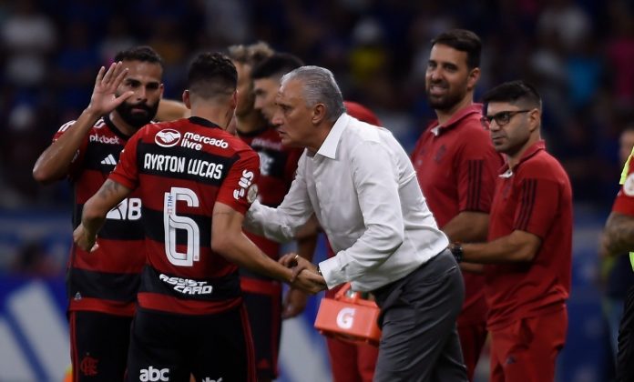 Para se preocupar? Com Tite, Flamengo sofreu mais chutes do que realizou; veja números