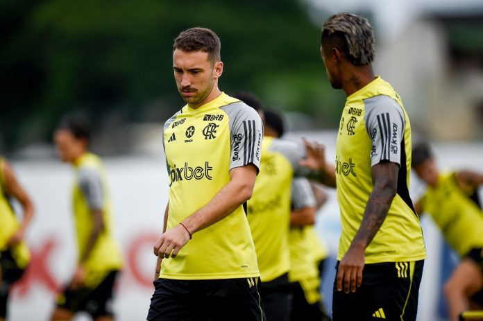 Com Léo Ortiz em campo, Flamengo realiza mais um treino visando clássico contra o Fluminense