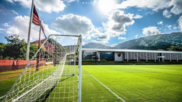 Vem aí? Flamengo sonda situação de craque