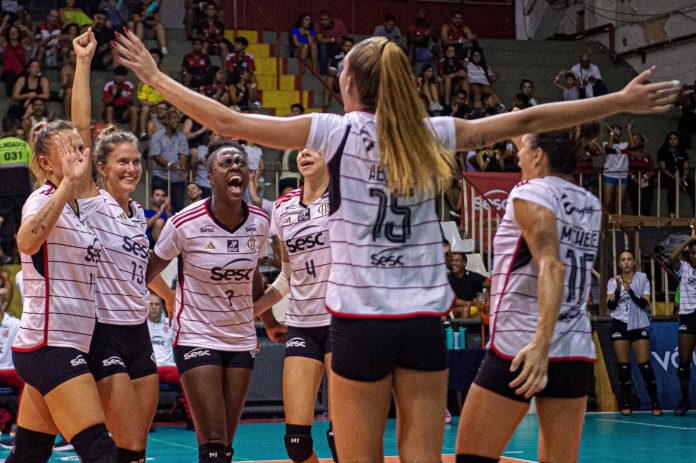 Dono da melhor campanha, Sesc RJ Flamengo enfrenta o Brasília pela Superliga Feminina