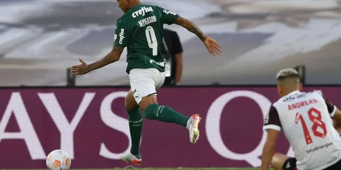 Andreas Pereira abre o jogo sobre falha na final da Libertadores