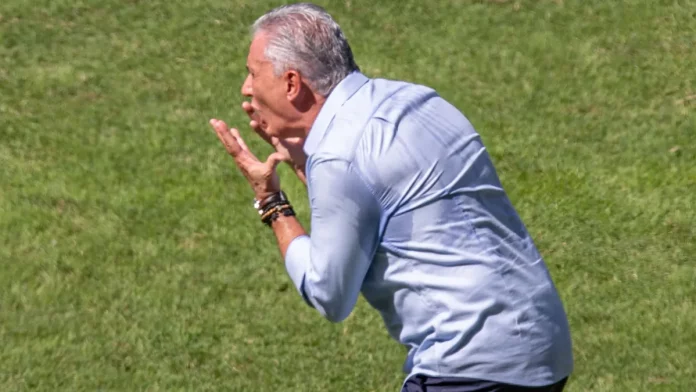 Tite admite queda de produção do Flamengo: 'Em alguns momentos, a confiança se perde'